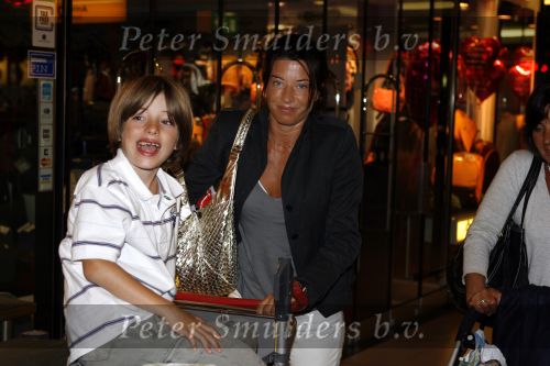 Schiphol 14 mei 2007
Amanda Krabbe komt met kinderen en ouders terug van vakantie in Turkije.