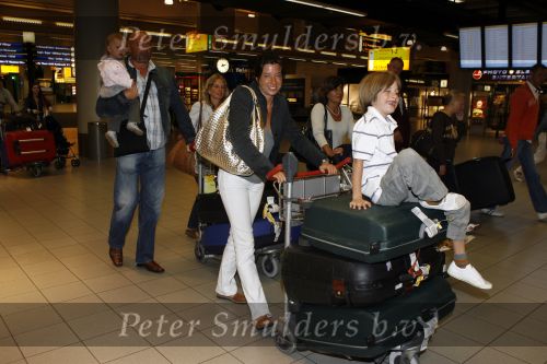 Schiphol 14 mei 2007
Amanda Krabbe komt met kinderen en ouders terug van vakantie in Turkije.