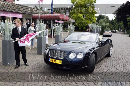 Vlijmen en Loon op Zand 18 juni 2007
Cabrio Rally van Beau monde . Annita v d Hoeven in Bentley