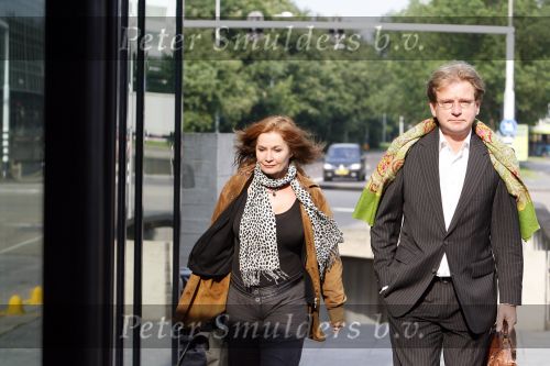 Amsterdam 31 mei 2007
Belinda Meuldijk met advocaat bij de rechtbank van Amsterdam waar ze een rechtzaak heeft tegen weekblad prive.