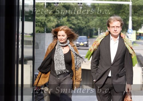 Amsterdam 31 mei 2007
Belinda Meuldijk met advocaat bij de rechtbank van Amsterdam waar ze een rechtzaak heeft tegen weekblad prive.