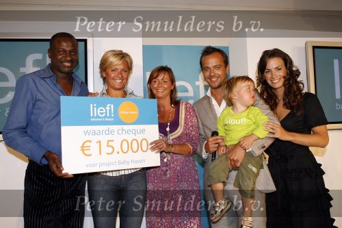 Ouderkerk aan de Amstel 24 mei 2007
presentatie kinderkleding lijn Lief van Geert Hoes. Caroline Tensen