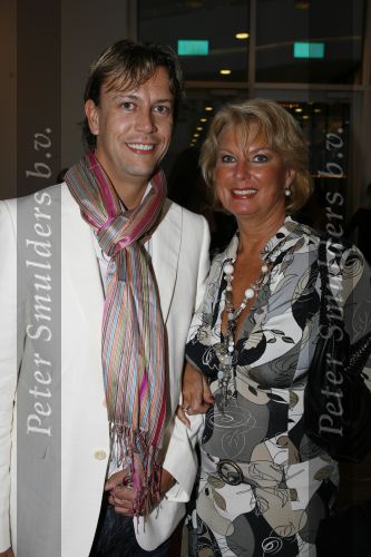 Amsterdam 15 mei 2007
Show Rodrigo Otazu in de stopera. Vriend Chris Looman