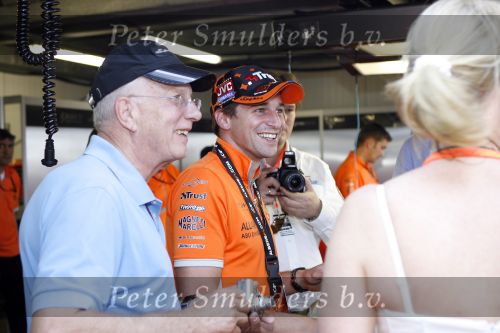 Monaco 27 mei 2007
Grand Prix formule 1 in Monaco. Christijan Albers en Jan Mol   in de pits bij spyker