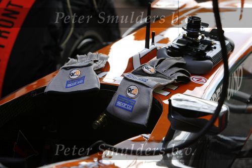 Monaco 27 mei 2007
Grand Prix formule 1 in Monaco. handschoenen Christijan Albers