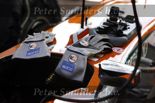Monaco 27 mei 2007
Grand Prix formule 1 in Monaco. handschoenen Christijan Albers
