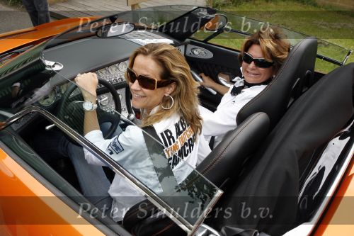 Vlijmen en Loon op Zand 18 juni 2007
Cabrio Rally van Beau monde . Paulien Huizinga en Christine Kroonenberg in spyker