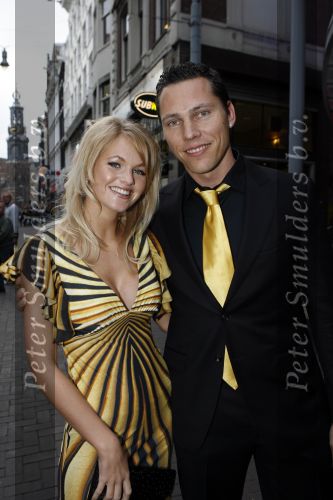 Amsterdam 6 juni 2007
dj Tiesto met oorbel met zijn nieuwe vriendin Stacey bij de opening van zijn nieuwe zaak Cineac in Amsterdam.