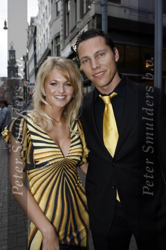 Amsterdam 6 juni 2007
dj Tiesto met oorbel met zijn nieuwe vriendin Stacey bij de opening van zijn nieuwe zaak Cineac in Amsterdam.
