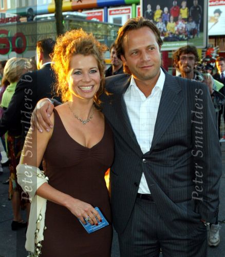 Amsterdam 2 september 2002
Premiere Oesters van Namkee in Pathe Arena
Frederique Huydts met vriend Daniel de Lange