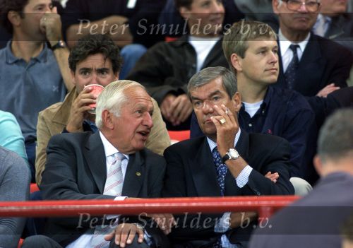 Eindhoven, 5 september 2000
PSV-Willem II komp. 2000/2001 Eindstand 2-2
Dokter Carel v d Brekel samen met Kees Ploegsma