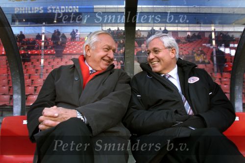 Eindhoven, 9 december 2001
Kompetitie Seizoen 2001/2001
PSV - FC Twente, eindstand 1-0
Dr. C v d Brekel en Cees Rein v d Hoogenband