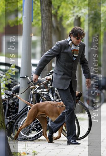 Amsterdam 12 mei 2007
Edwin de Roy v Zuijdewijn met hond in bakfiets.