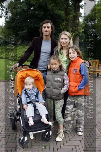 Kaatsheuvel 17 juni 2007
Bn ers in de efteling. Elle v Rijn met kaja Wolfers en kinderen