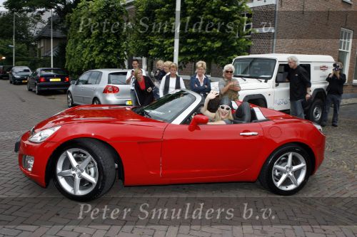 Vlijmen en Loon op Zand 18 juni 2007
Cabrio Rally van Beau monde . Elle v Rijn met opel cabrio