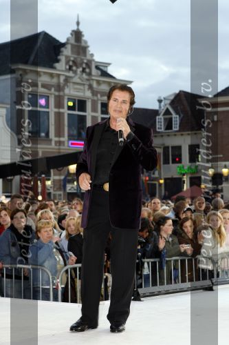 Amersfoort 29 mei 2007
Tros zomerfeesten op plein in amersfoort. Engelbert Humperdinck