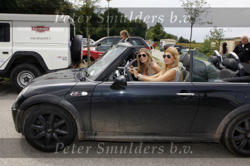 Vlijmen en Loon op Zand 18 juni 2007
Cabrio Rally van Beau monde . Estelle Gullit en Danielle Overgaag in mini cooper