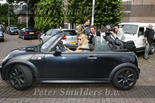 Vlijmen en Loon op Zand 18 juni 2007
Cabrio Rally van Beau monde . Estelle Gullit en Danielle Overgaag in min cooper cabrio