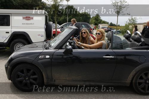 Vlijmen en Loon op Zand 18 juni 2007
Cabrio Rally van Beau monde . Estelle Gullit en Danielle Overgaag in mini cooper