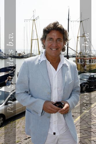 Volendam 12 juni 2007
Frank Galan met zijn vriendin