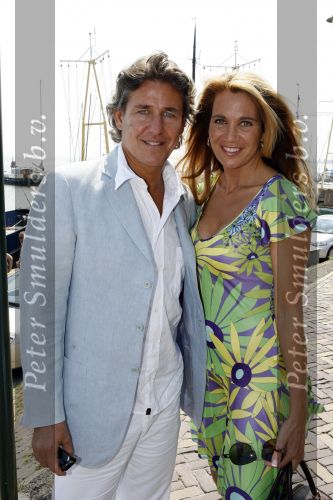 Volendam 12 juni 2007
Frank Galan met zijn vriendin