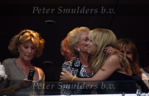 Amsterdam 2 juni 2007
Toppers in Concert met Gerard Joling Gordon en Rene Froger in de arena. Linda de Mol en Els de Mol met moeder Gerard Joling