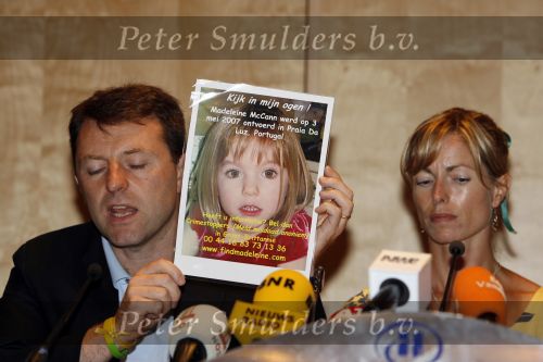 Amsterdam 7 juni 2007
De ouders van de ontvoerde Madeleine Mc Cann geven persconferentie in het Hilton. Gerry en Kate Mc Cann zijn op doorreis in Europa om overal aandacht te krijgen voor de ontvoering.