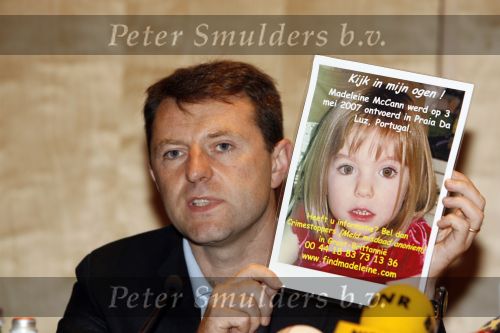 Amsterdam 7 juni 2007
De ouders van de ontvoerde Madeleine Mc Cann geven persconferentie in het Hilton. Gerry en Kate Mc Cann zijn op doorreis in Europa om overal aandacht te krijgen voor de ontvoering.