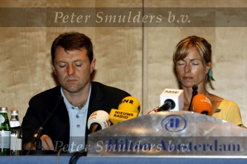 Amsterdam 7 juni 2007
De ouders van de ontvoerde Madeleine Mc Cann geven persconferentie in het Hilton. Gerry en Kate Mc Cann zijn op doorreis in Europa om overal aandacht te krijgen voor de ontvoering.
