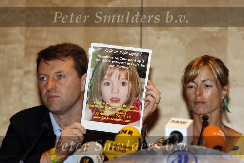 Amsterdam 7 juni 2007
De ouders van de ontvoerde Madeleine Mc Cann geven persconferentie in het Hilton. Gerry en Kate Mc Cann zijn op doorreis in Europa om overal aandacht te krijgen voor de ontvoering.