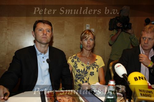 Amsterdam 7 juni 2007
De ouders van de ontvoerde Madeleine Mc Cann geven persconferentie in het Hilton. Gerry en Kate Mc Cann zijn op doorreis in Europa om overal aandacht te krijgen voor de ontvoering.