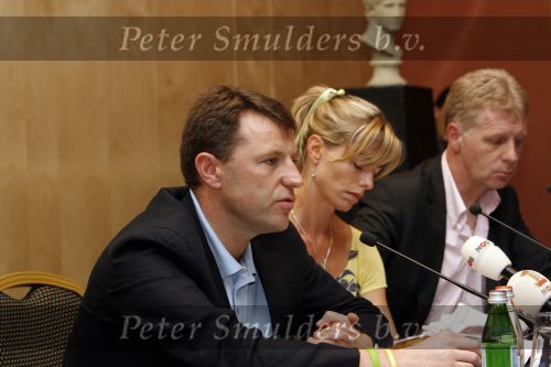 Amsterdam 7 juni 2007
De ouders van de ontvoerde Madeleine Mc Cann geven persconferentie in het Hilton. Gerry en Kate Mc Cann zijn op doorreis in Europa om overal aandacht te krijgen voor de ontvoering.