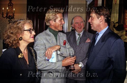 Amsterdam, 15 Oktober 1992
Uitreiking boek van Gert Jan Droge, hier op de foto met Jan Lenferink en Matthijs v Heijningen en zijn vrouw