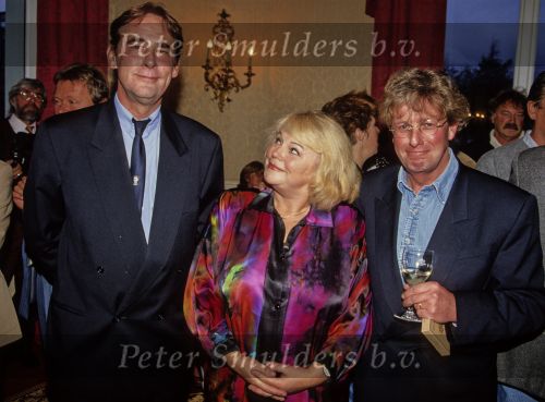 Amsterdam, 15 Oktober 1992
Uitreiking boek van Gert Jan Droge, hier op de foto met Tineke de Nooij en Jan des Bouvrie