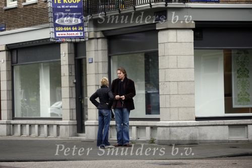 Amsterdam 11 mei 2007
Gijs Staverman gaat met een vrouw naar een winkelpand kijken.