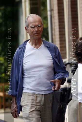 Amsterdam 8 juni 2007
Henk v Ulsen lopend op straat