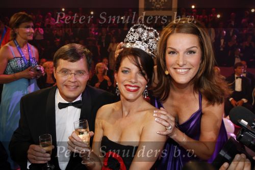 Baarn 6 juni 2007
Finale miss mis verkiezing. Winnares Reni de Boer en 2e Karin v Rossum. Jan Peter Balkenende reikt de prijs uit. Het programma werd gepresenteerd door Jaap Jongbloed en Lucille Werner.
