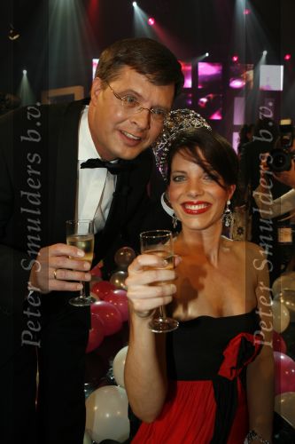 Baarn 6 juni 2007
Finale miss mis verkiezing. Winnares Reni de Boer en 2e Karin v Rossum. Jan Peter Balkenende reikt de prijs uit. Het programma werd gepresenteerd door Jaap Jongbloed en Lucille Werner.