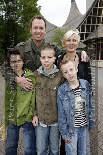 Kaatsheuvel 17 juni 2007
Bn ers in de efteling. Jochem v Gelder met zoons en vrouw