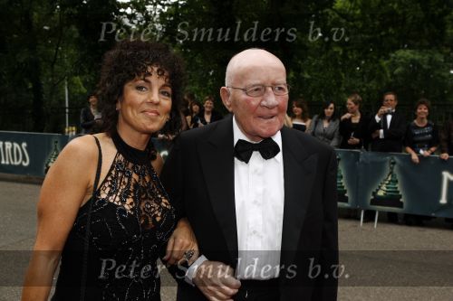 Hilversum 21 mei 2007
Uitreiking musical awards in studio 24. johnny Kraaykamp sr met dochter
Peter Smulders bv