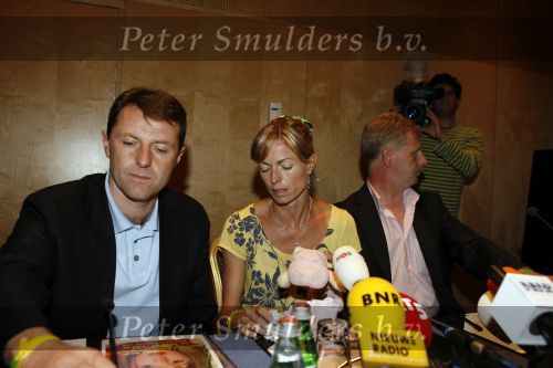 Amsterdam 7 juni 2007
De ouders van de ontvoerde Madeleine Mc Cann geven persconferentie in het Hilton. Gerry en Kate Mc Cann zijn op doorreis in Europa om overal aandacht te krijgen voor de ontvoering.