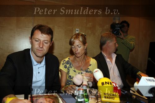 Amsterdam 7 juni 2007
De ouders van de ontvoerde Madeleine Mc Cann geven persconferentie in het Hilton. Gerry en Kate Mc Cann zijn op doorreis in Europa om overal aandacht te krijgen voor de ontvoering.