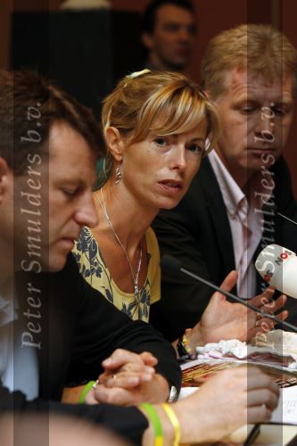 Amsterdam 7 juni 2007
De ouders van de ontvoerde Madeleine Mc Cann geven persconferentie in het Hilton. Gerry en Kate Mc Cann zijn op doorreis in Europa om overal aandacht te krijgen voor de ontvoering.