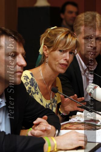 Amsterdam 7 juni 2007
De ouders van de ontvoerde Madeleine Mc Cann geven persconferentie in het Hilton. Gerry en Kate Mc Cann zijn op doorreis in Europa om overal aandacht te krijgen voor de ontvoering.