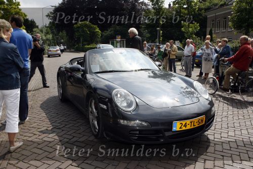 Vlijmen en Loon op Zand 18 juni 2007
Cabrio Rally van Beau monde . Leontine Borsato met Astrid in Porsche cabrio