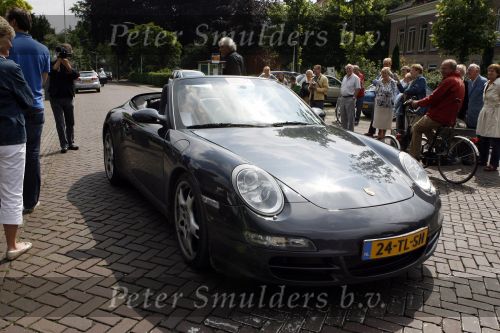 Vlijmen en Loon op Zand 18 juni 2007
Cabrio Rally van Beau monde . Leontine Borsato met Astrid in Porsche cabrio