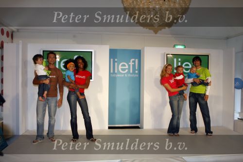 Ouderkerk aan de Amstel 24 mei 2007
presentatie kinderkleding lijn Lief van Geert Hoes.
Peter Smulders bv