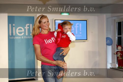 Ouderkerk aan de Amstel 24 mei 2007
presentatie kinderkleding lijn Lief van Geert Hoes.