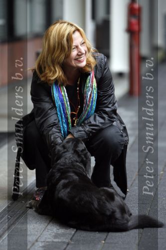 Hilversum 18 juni 2007
Loretta Schrijver met hond bij omroep Max.