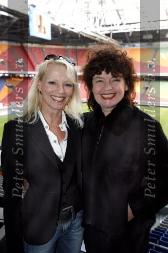 Amsterdam 15 mei 2007
Presentatie dvd voetbalvrouwen in de amsterdam arena. Maeve v d Steen Melline Mollerus